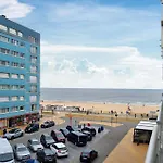 Gorgeous Apartment In Oostende With Kitchen